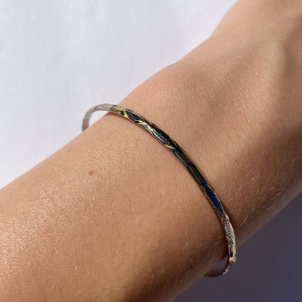 Vintage silver leaf like pattern cuff bracelet
